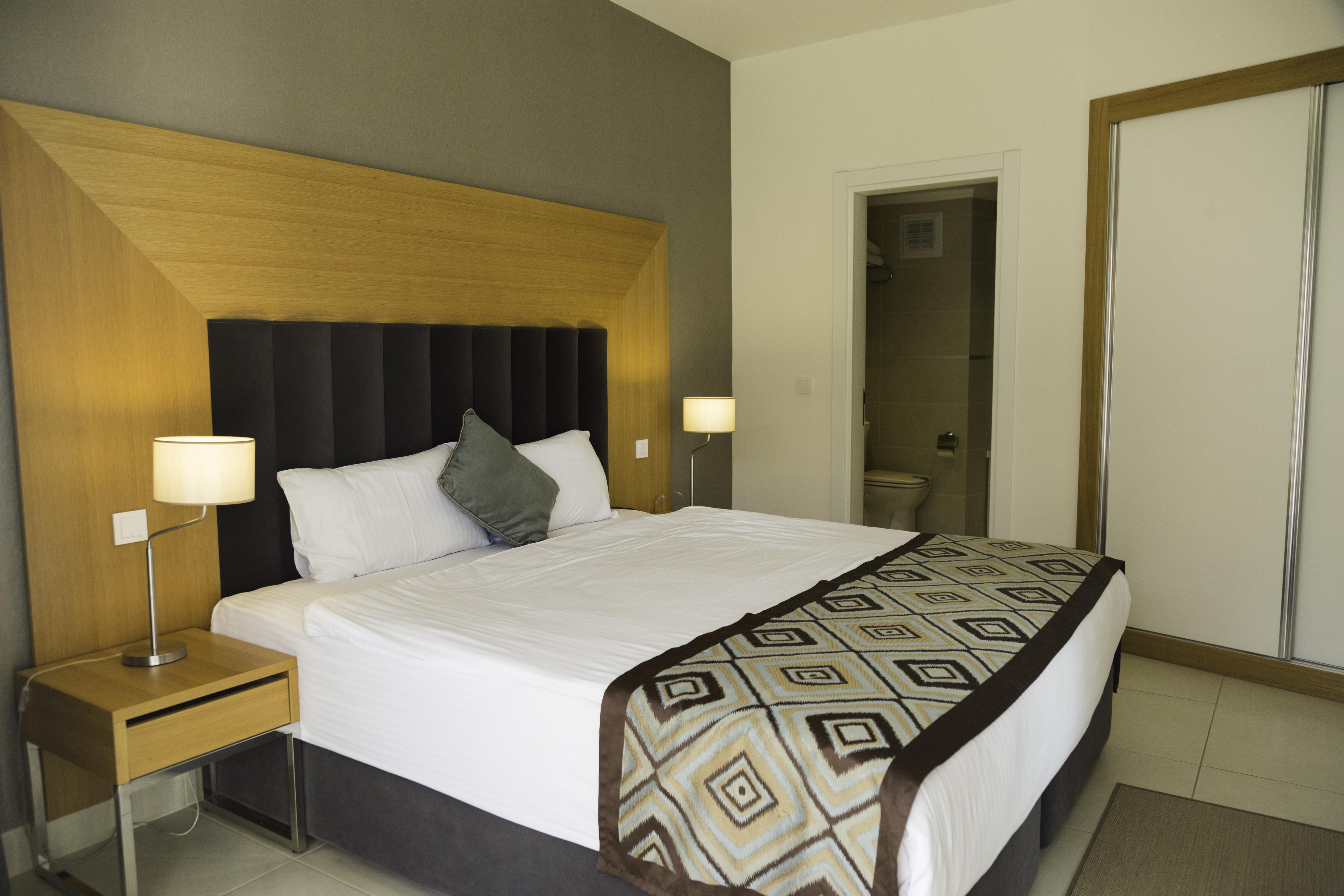Ramada Resort Kusadasi & Golf Exterior photo A bedroom at the hotel