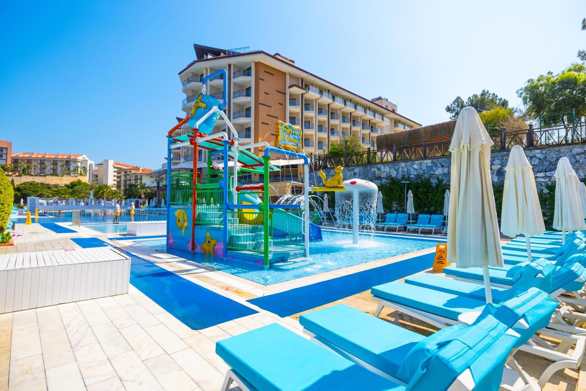 Ramada Resort Kusadasi & Golf Exterior photo