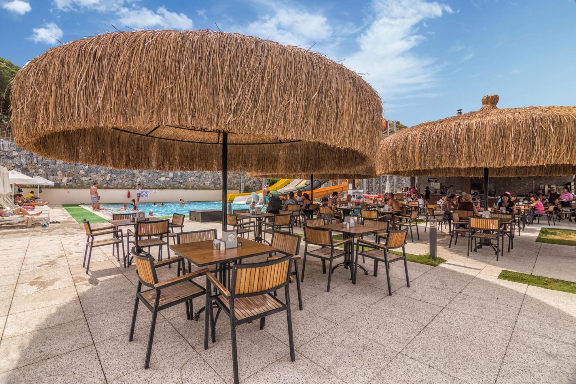 Ramada Resort Kusadasi & Golf Exterior photo The restaurant
