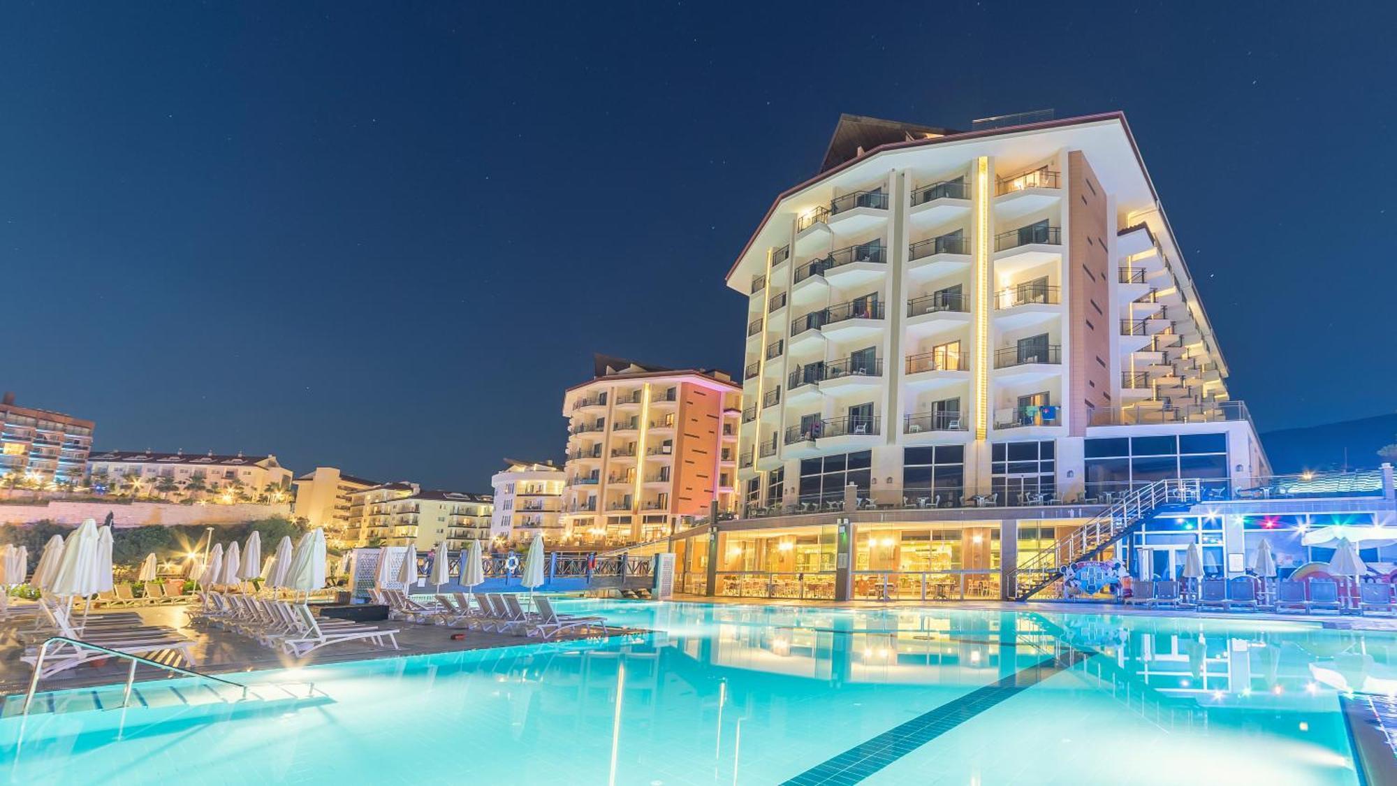 Ramada Resort Kusadasi & Golf Exterior photo