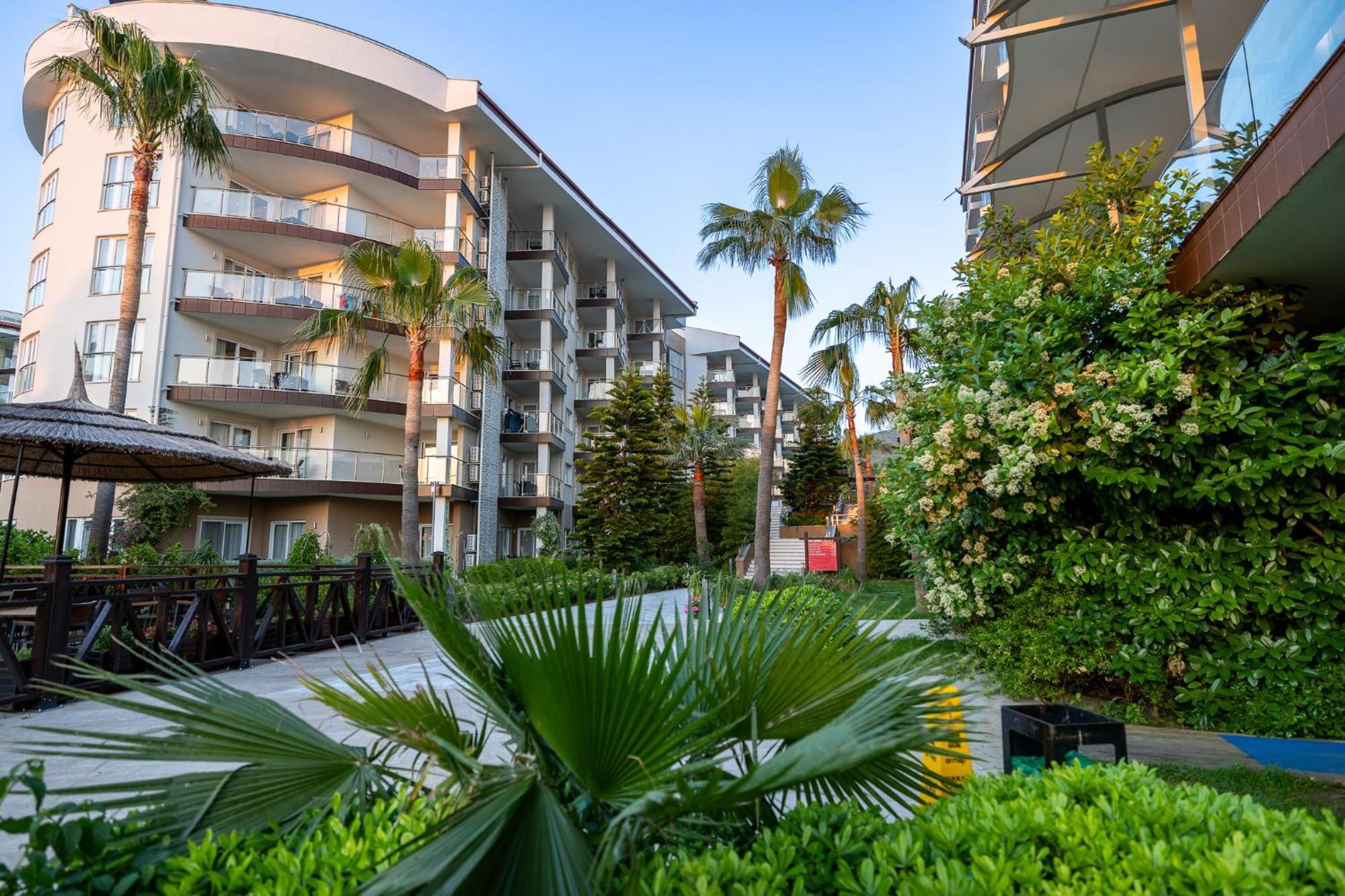Ramada Resort Kusadasi & Golf Exterior photo The complex of the hotel