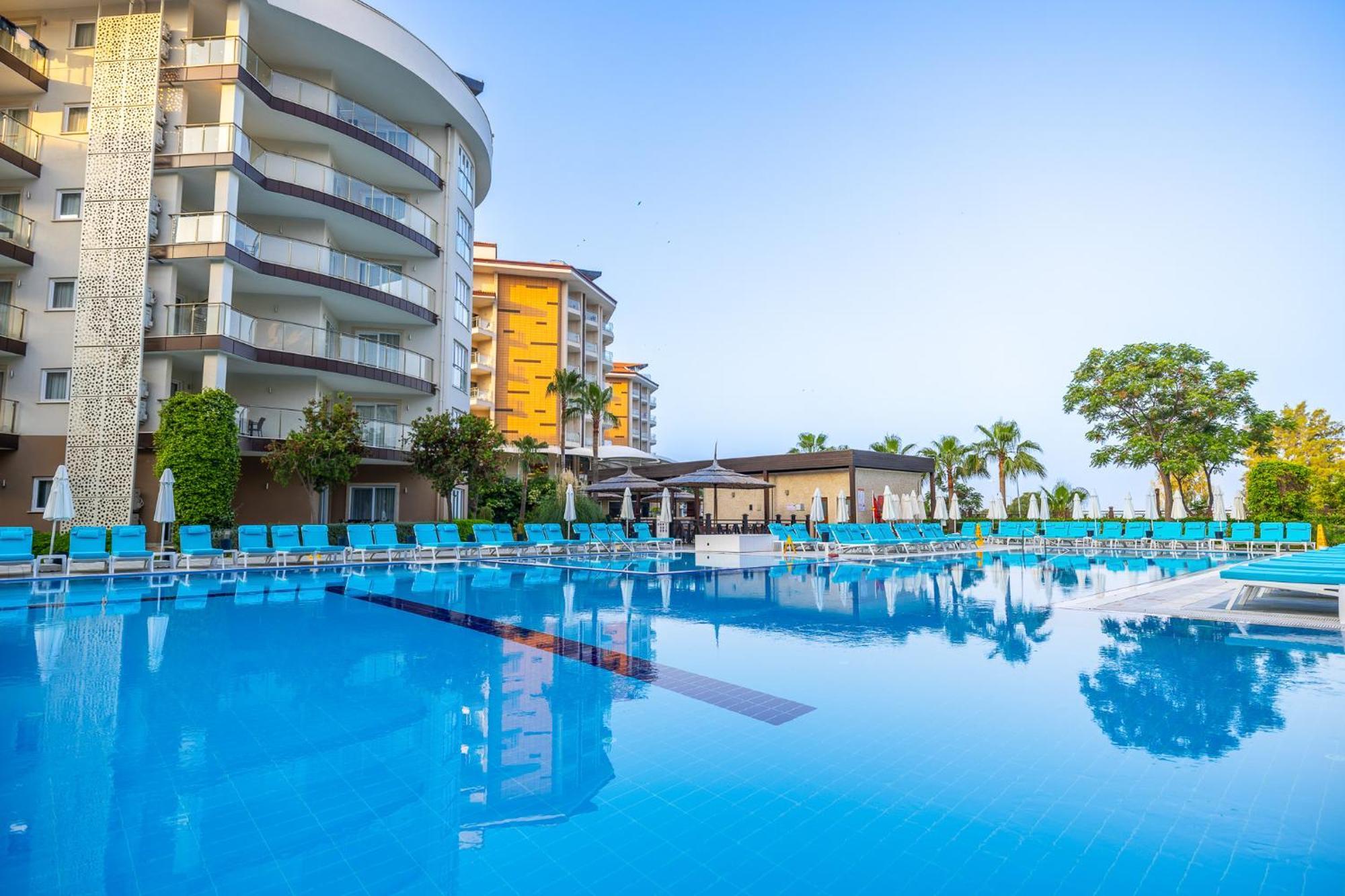 Ramada Resort Kusadasi & Golf Exterior photo