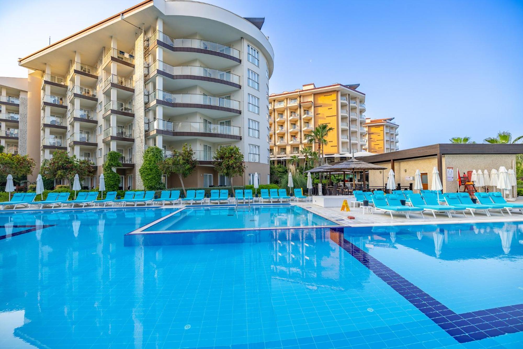 Ramada Resort Kusadasi & Golf Exterior photo