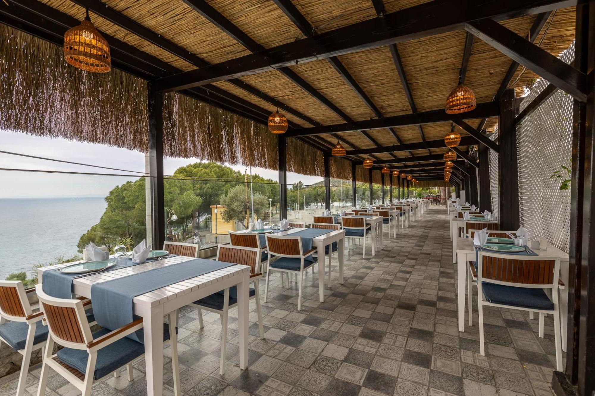 Ramada Resort Kusadasi & Golf Exterior photo Restaurant